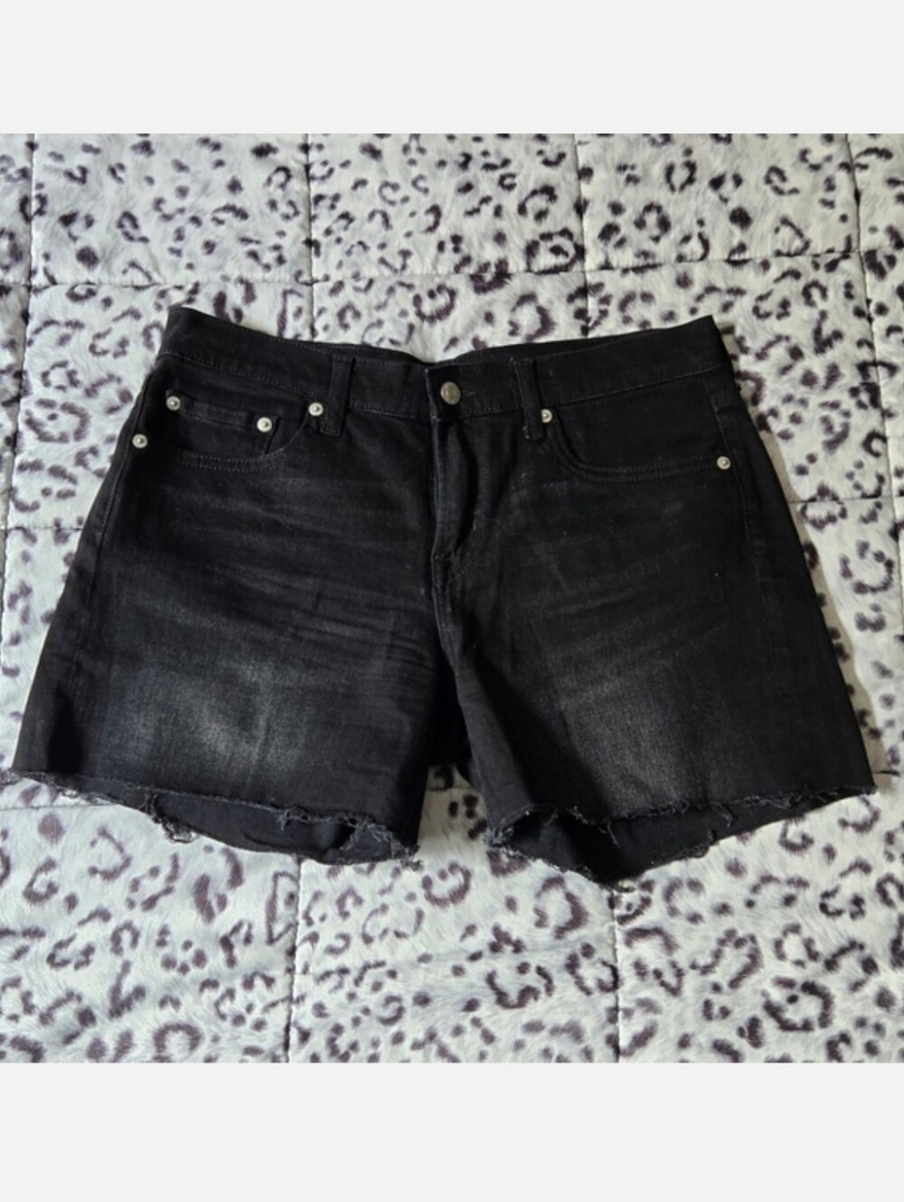 Gap Distressed 5" Black Denim Shorts Sz 28